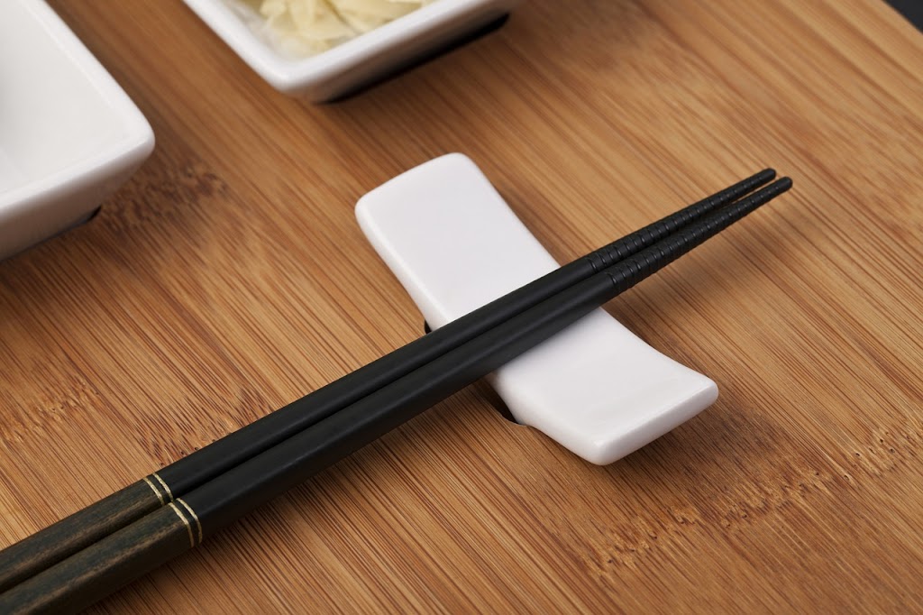 Guide to Using Chopsticks Correctly in Japanese